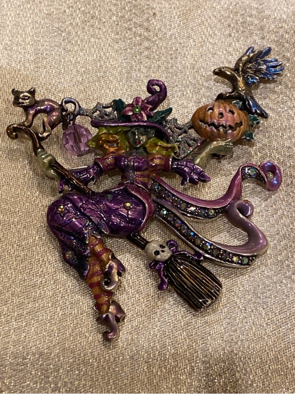 Vintage Large Kirks Folly Enamel Enchantress Witch Brooch with Pumpkin and Crow - Picture 3 of 7